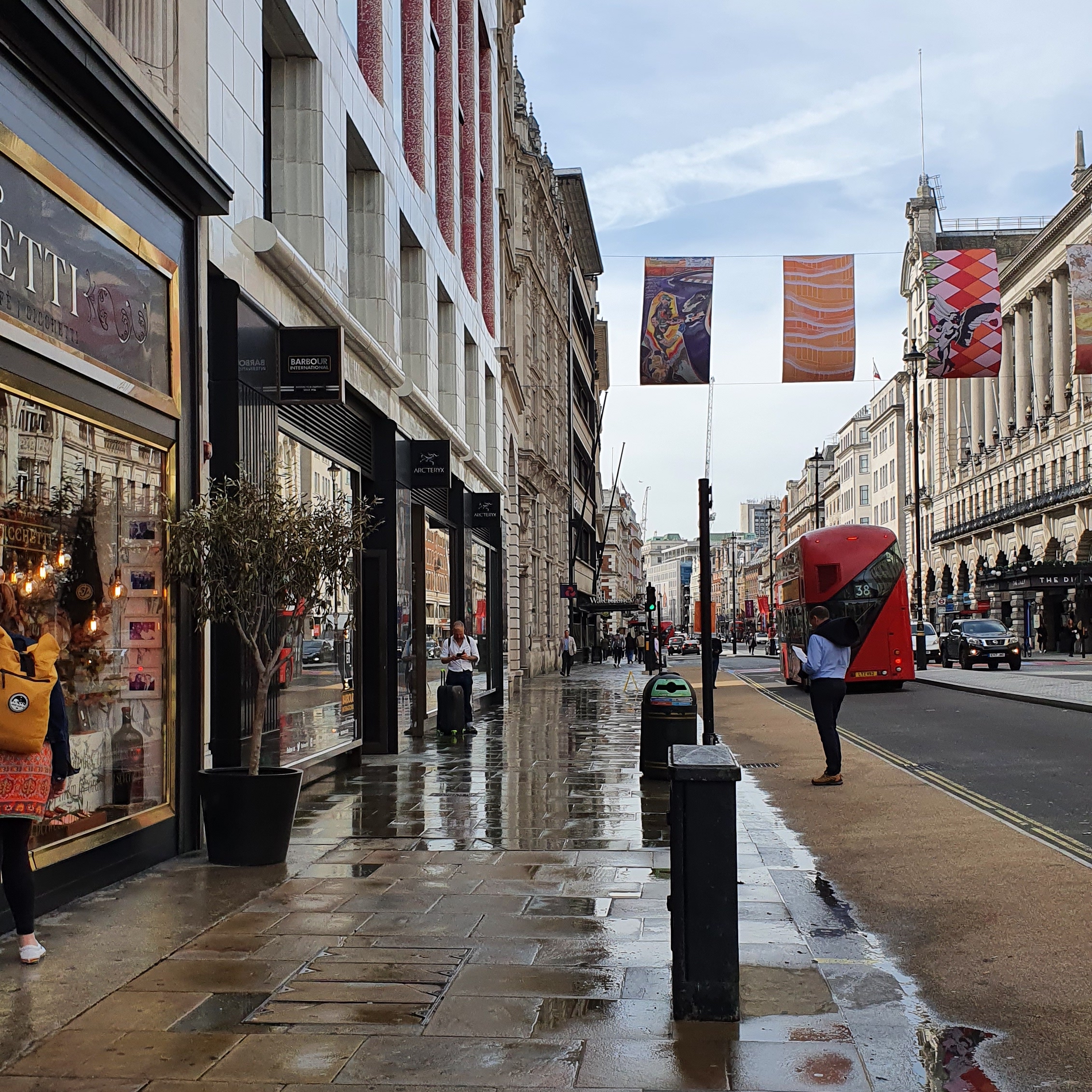 Piccadilly unusually empty